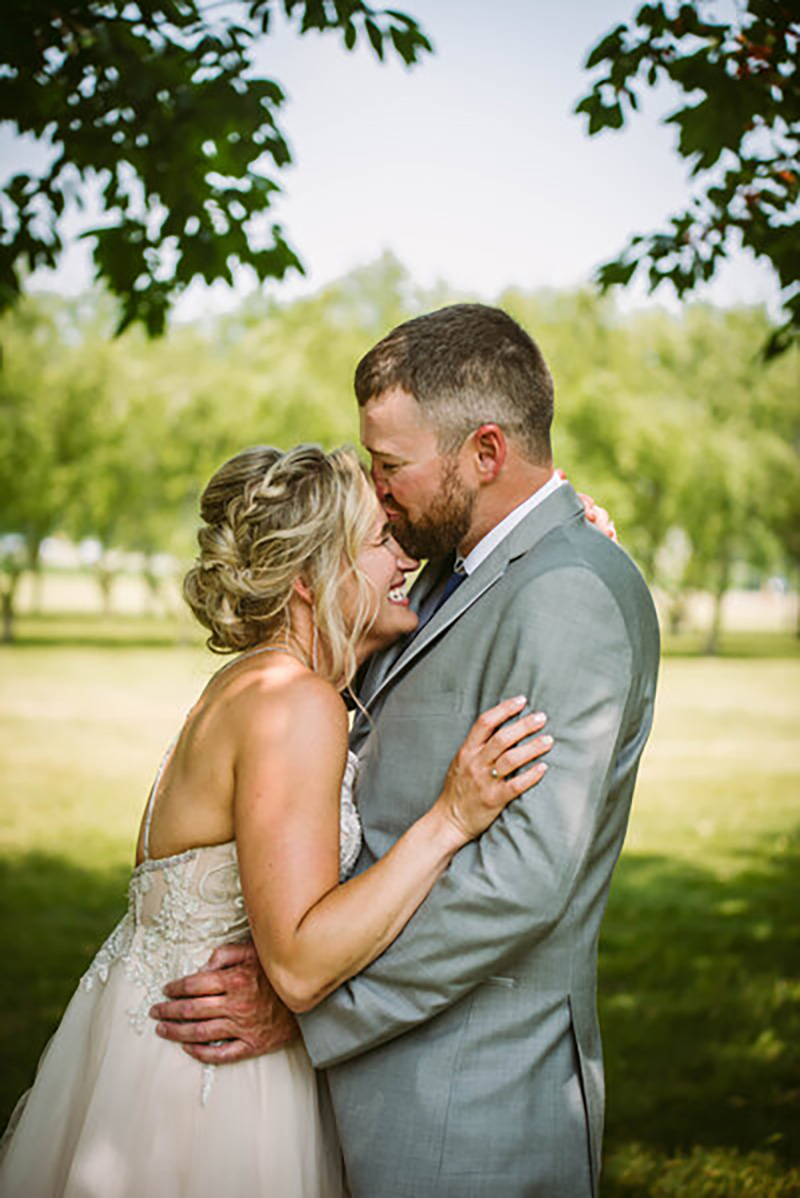 What to Ask Before Hiring Your Wedding Photographer